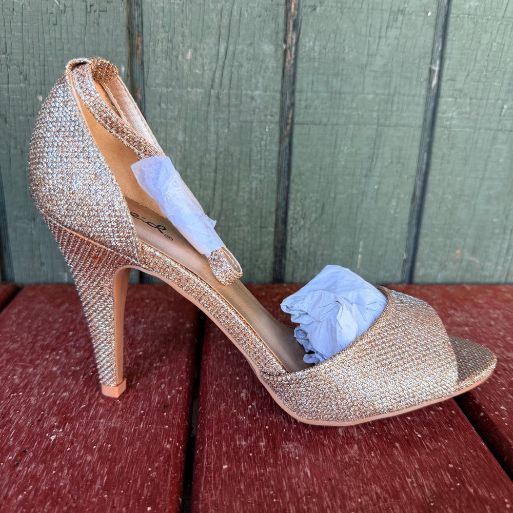 Qupid ILICIA-01 Champagne Glitter Ankle Strap Stiletto Heels Sz 8 NEW